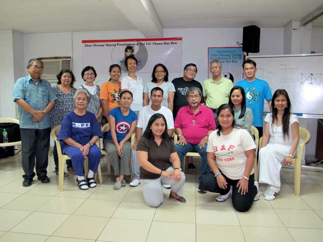 Tai chi class group shot