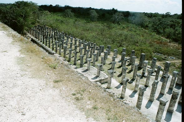 Mexico.-Chichen-Itsa.-Pillars