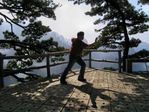 Huangshan-Tai-Chi-shadow.-2.