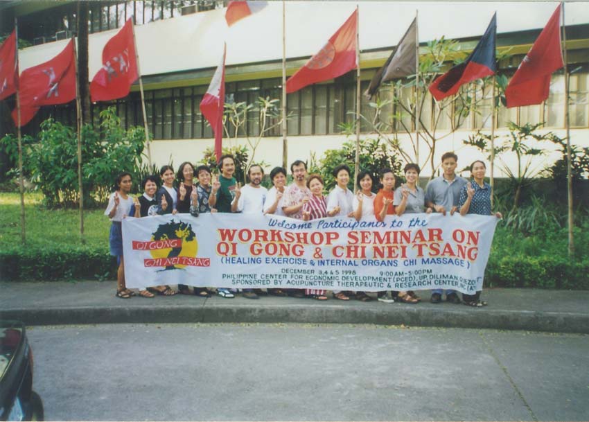 The second seminar on Chi Nei Tsang internal organs massage and Qigong in 1998 in the University of the Philippines. The first seminar was held in February 1997 but I cannot find the photo.