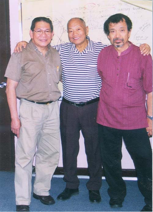 GM Johnny Chiuten with Dr. Jopet Laraya and Rene in 2005. Chiuten shifu passed away in 2010. You can read about him in this website.