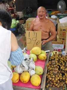 Market Vendor / Giant mangoes