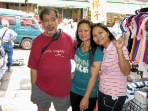 Market  With 2 Pinays