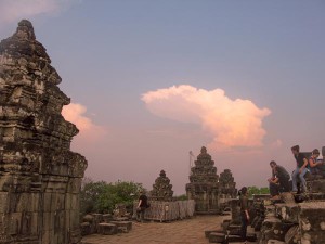 Angkor-Thom.-Cloud.