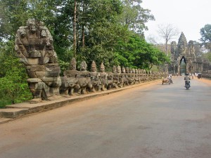 Angkor-Wat.-Gateway-with-st