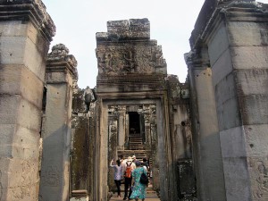 Angkor-Wat.-stairs-and-ruin