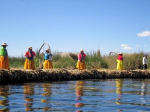 Peru-Lake-Titicaca-5-Women