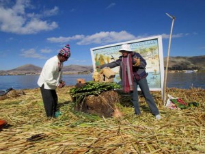 Peru-Lake-Titicaca-Islas-Los-Uros-Guides