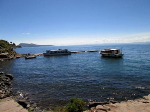 Peru-Lake-Titicaca-Taquile-harbor