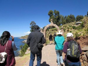 Peru-Lake-Titicaca-Taquile-welcome-arch