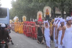 Bali-2014-Procession-for-the-Goddess